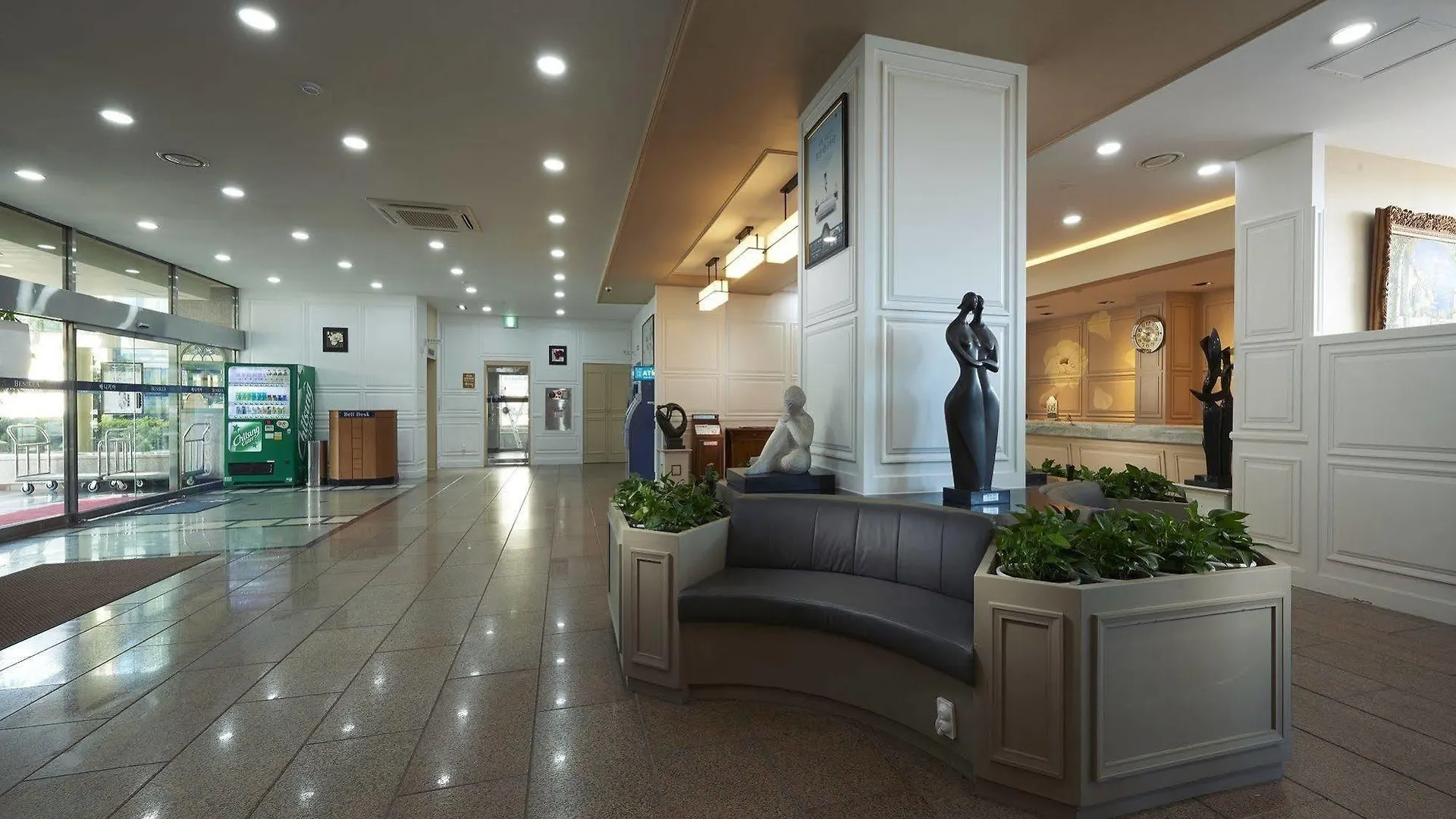 Benikea Hotel Marina Jeju
