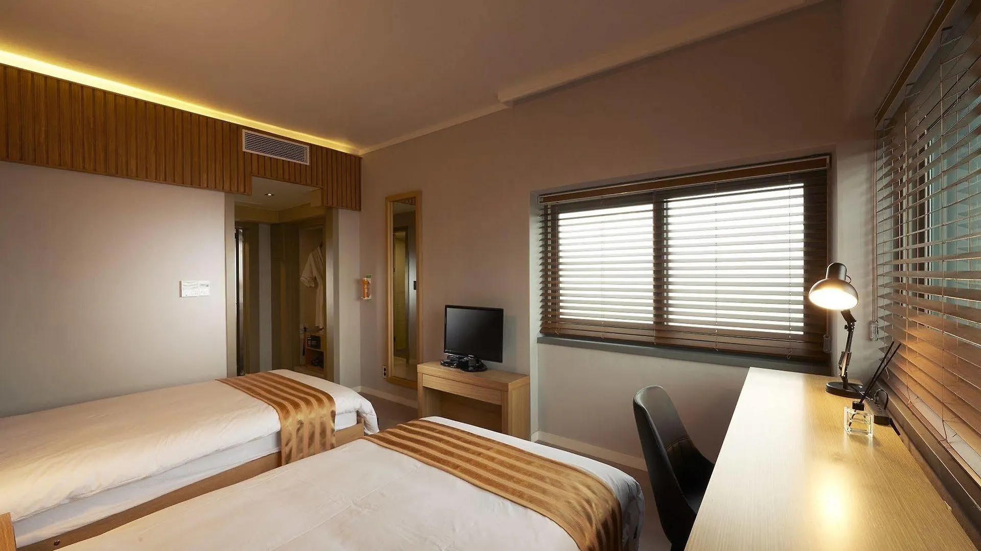 Benikea Hotel Marina Jeju